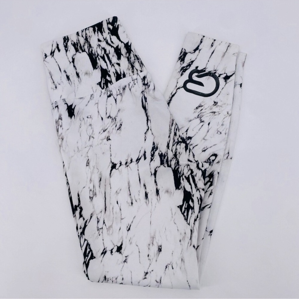 BEYOND YOGA 💥RARE💥 Olympus White & Black Marble High Waisted Midi Leggings - Picture 10 of 15